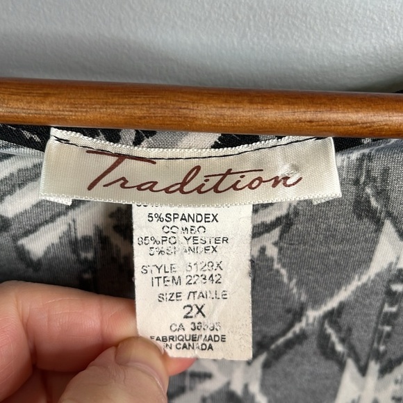 Vintage Tradition Printed Cowl Neck Top Black White Grey 3/4 Sleeves Pullover 2X - Picture 8 of 11